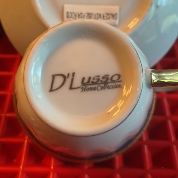 BEAUTIFUL VINTAGE D’LUSSO DEMITASSE TEACUPS AND SAUCERS - Picture 10 of 11